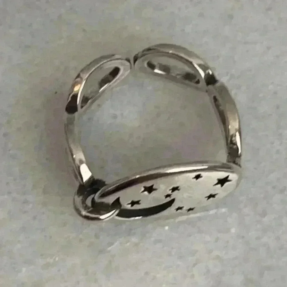 Sterling Silver Moon Star Chain Link Ring
Brand New - Picture 4 of 6